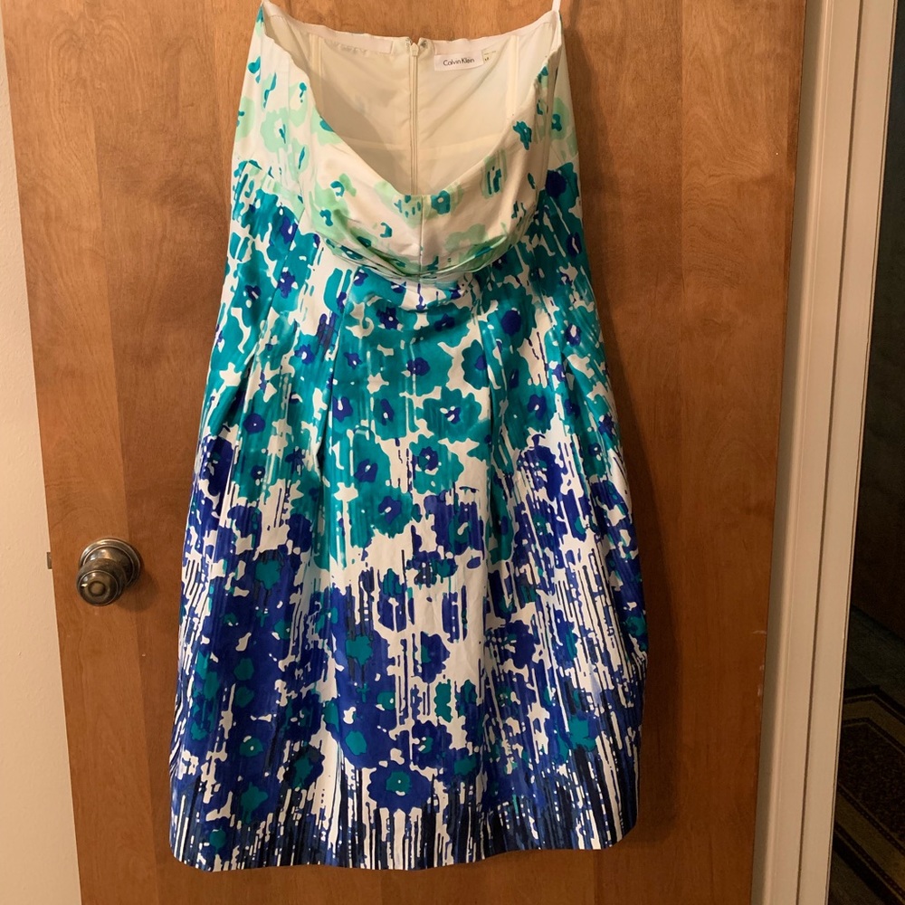 Cute Calvin Klein dress size 12 strapless